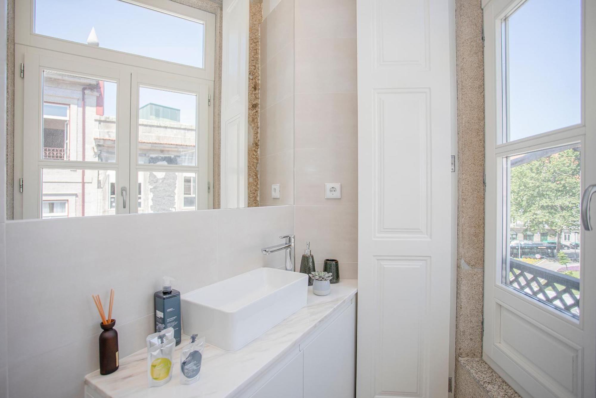 Liiiving In Porto - Aliados Stone Apartment מראה חיצוני תמונה